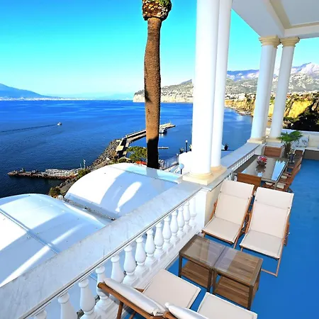 فندق مبيت وإفطار La Terrazza 38 سورينتو