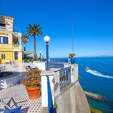 La Terrazza 38 Bed & Breakfast 4*
