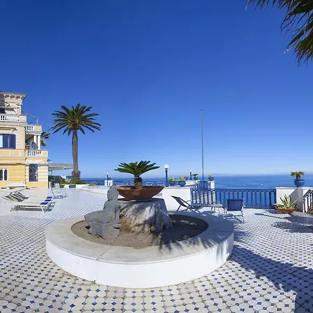 La Terrazza 38 Couette-café 4*